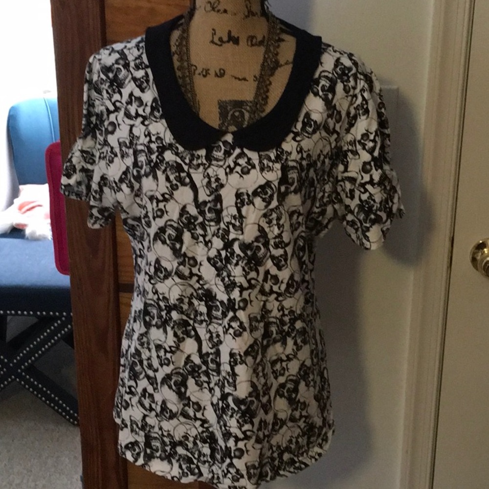 Goth Peterpan top